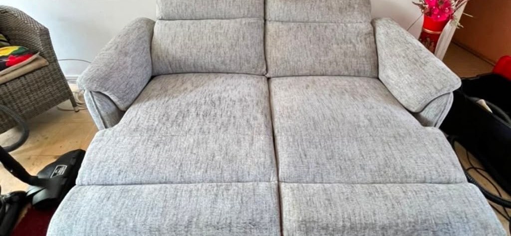 Canapé gris en tissu — après nettoyage FresHome